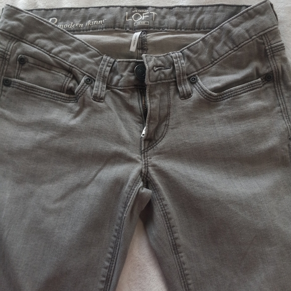 ANN TAYLOR LOFT DENIM JEAN. WOMENS PETITES SIZE 0. - Picture 2 of 16